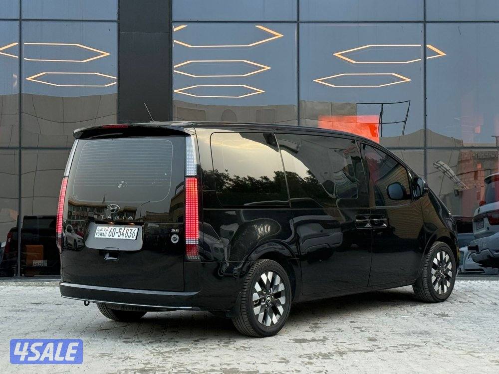 HYUNDAI STARIA _2022 عداد 12 الف فقط3