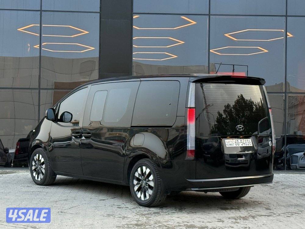 HYUNDAI STARIA _2022 عداد 12 الف فقط4