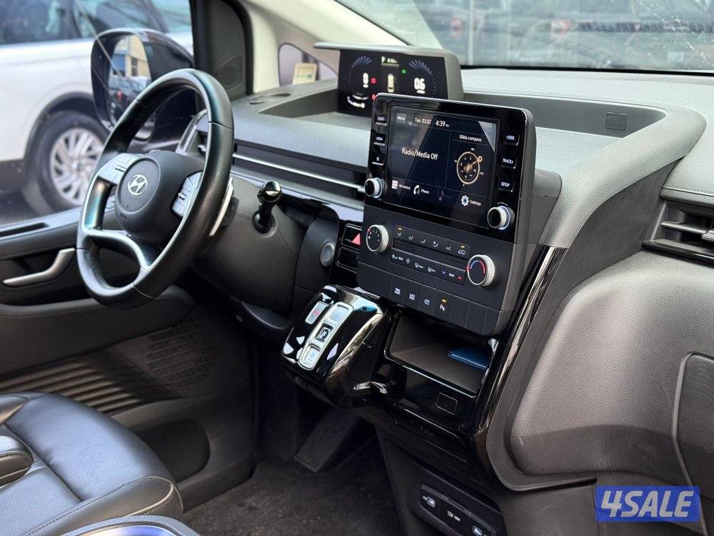 HYUNDAI STARIA _2022 عداد 12 الف فقط6