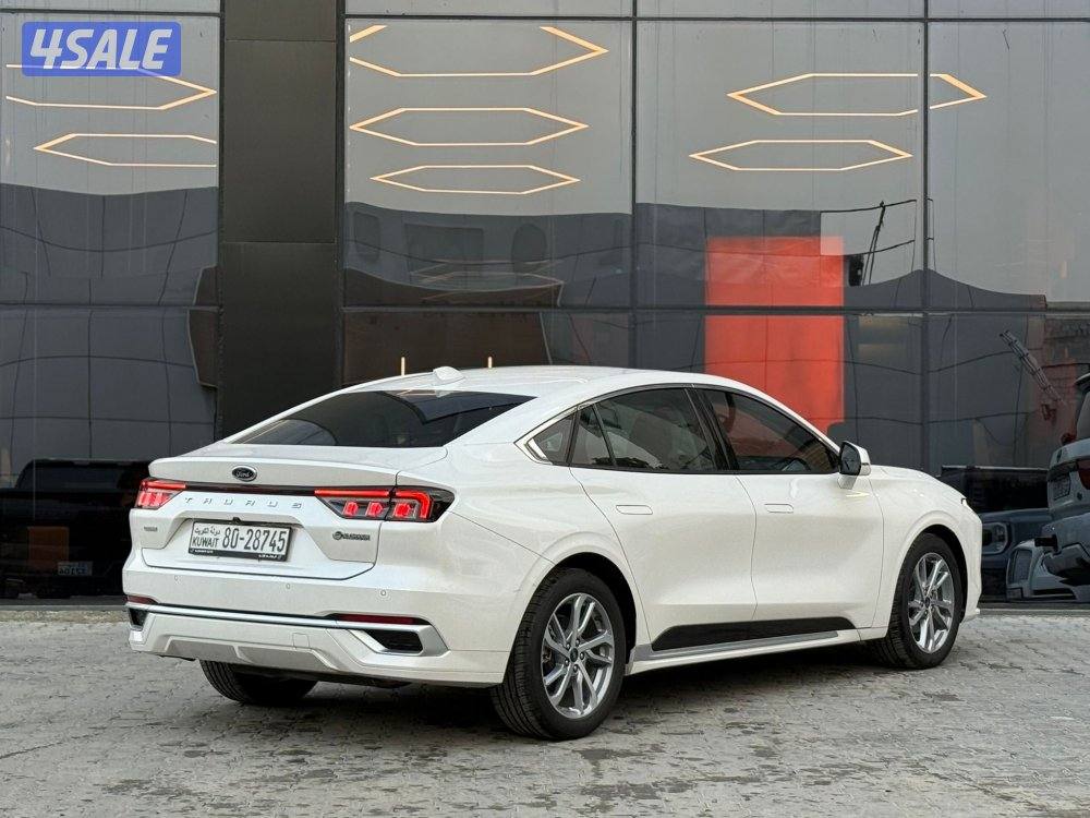 FORD TAURUS _2024 عداد 29 الف فقط3
