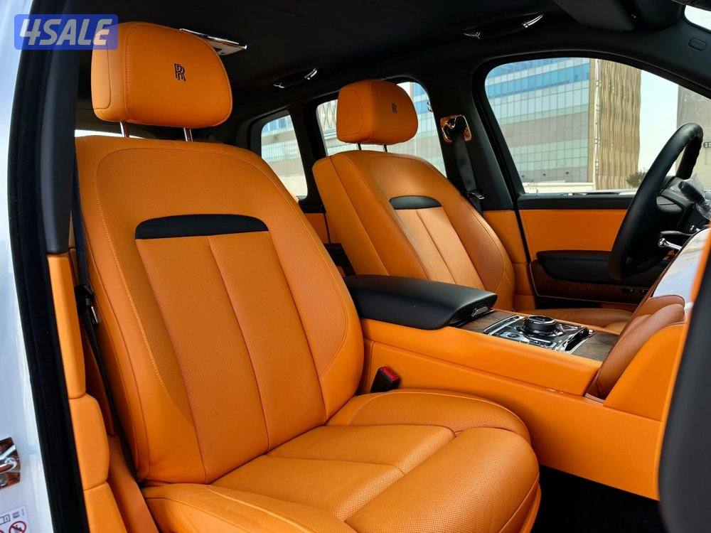 رولزرويسCULLINAN BLACK BAGموديل2023 عداد14الف وارد الغانم تحت الكفاله8