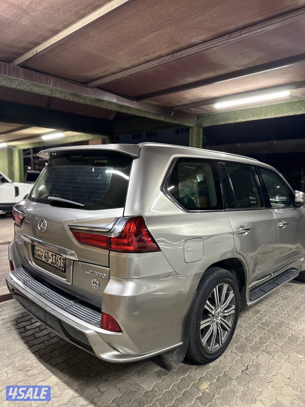 للبيع لكزس LX570 درجه اولى3