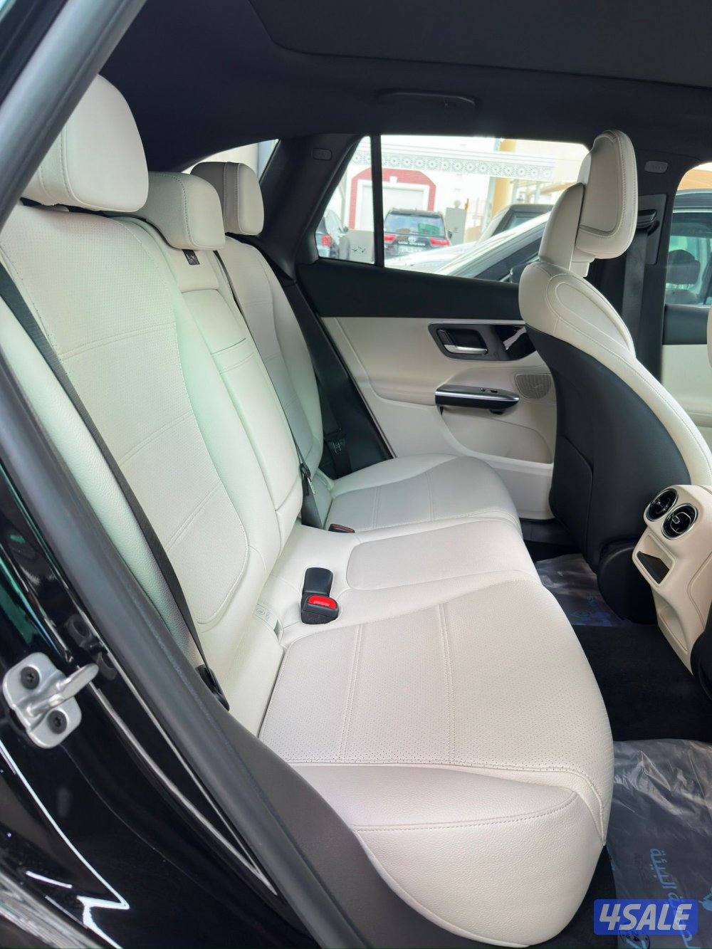 مرسيدس GLC 200
بحالة الوكاله11