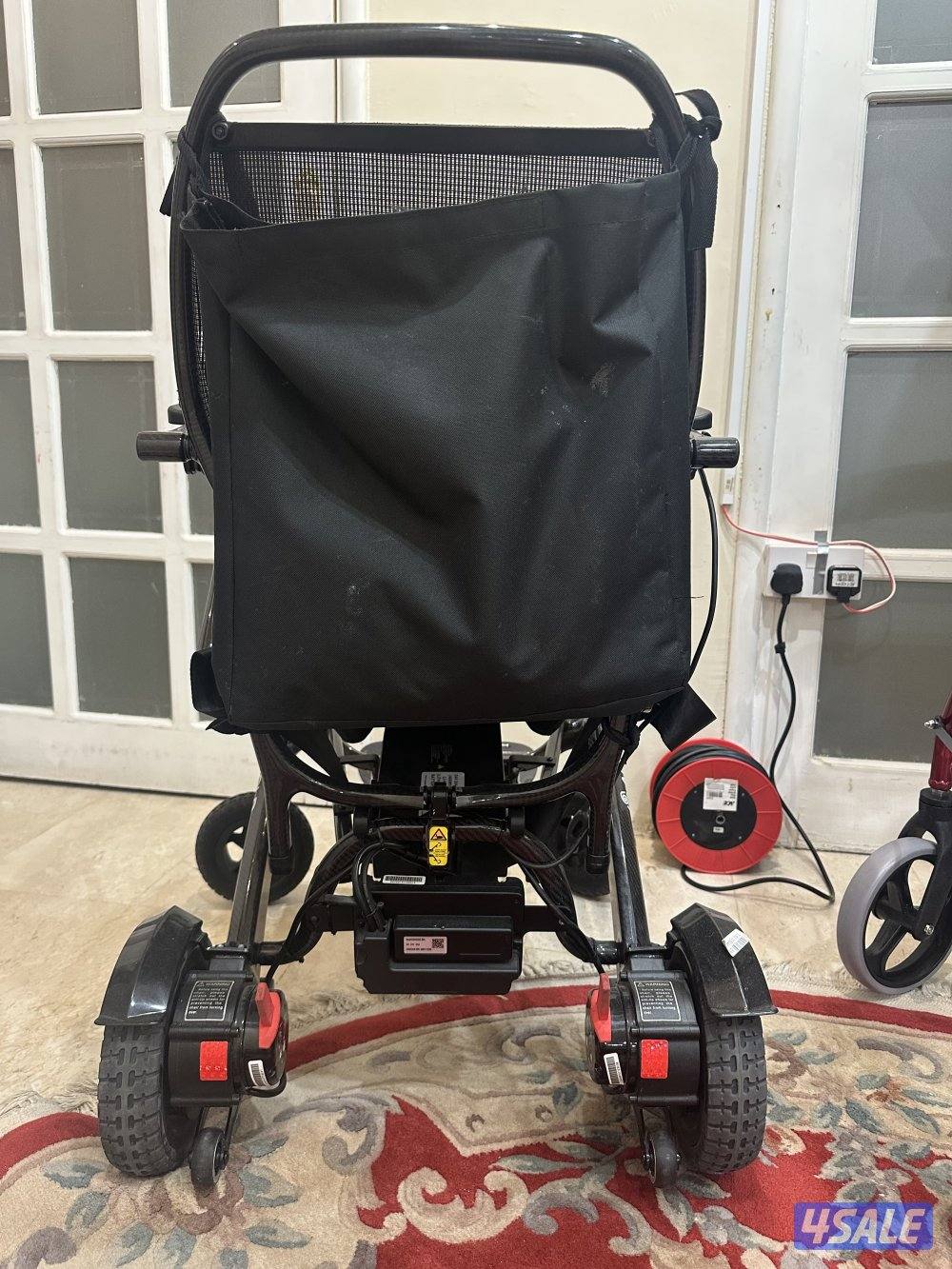 كرسي كهربائي متحرك2