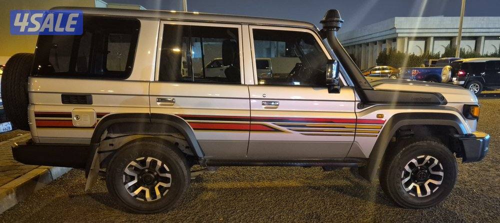 لاند كروزر ( نص ) LX TOYOTA2