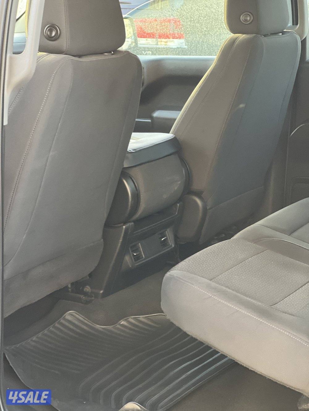 للبيع ونيت سلفرادو بحالة ممتازة6