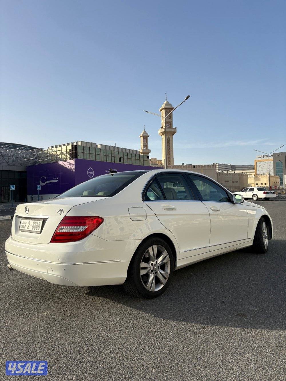 مرسيدس c-class بحالة ممتازة2
