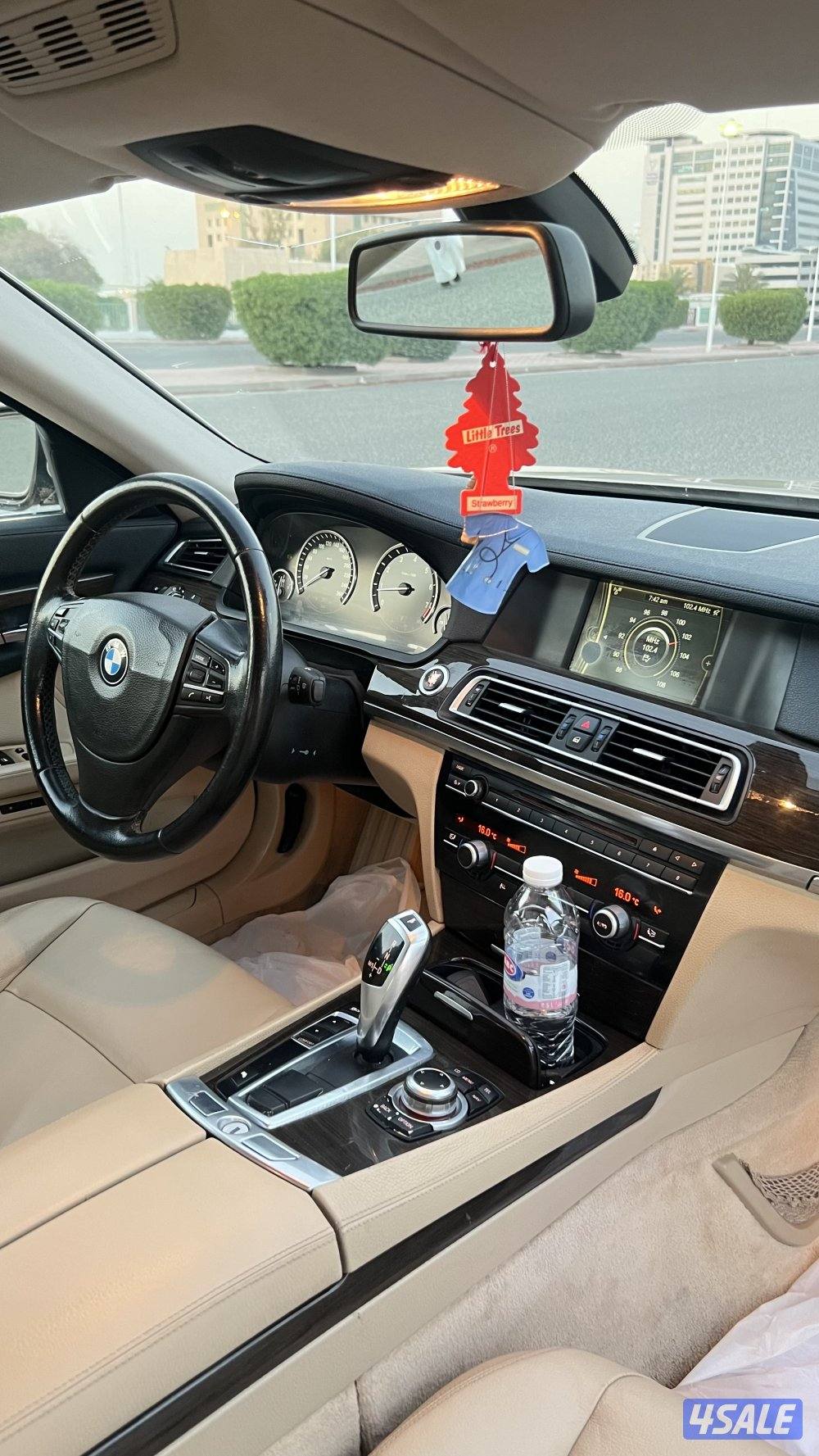 للبيع بي ام 730 لارج وارد الوكاله موديل ٢٠١١1