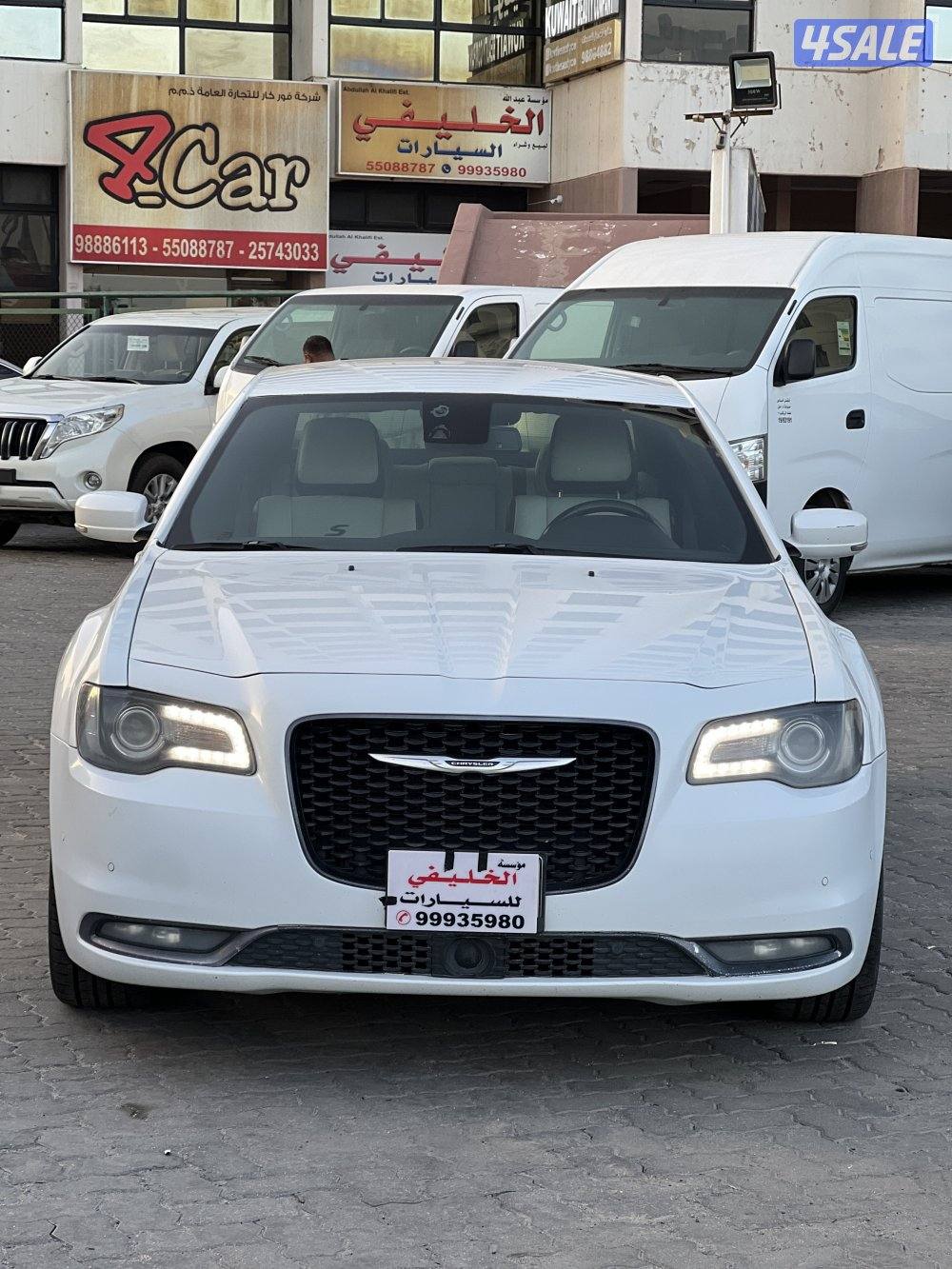 للبيع كرايزلر أبيض0