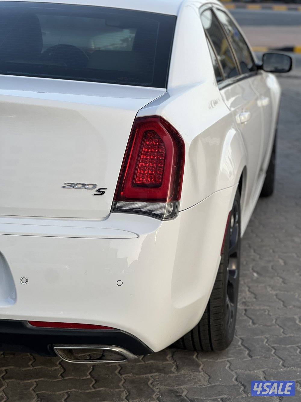 للبيع كرايزلر أبيض9