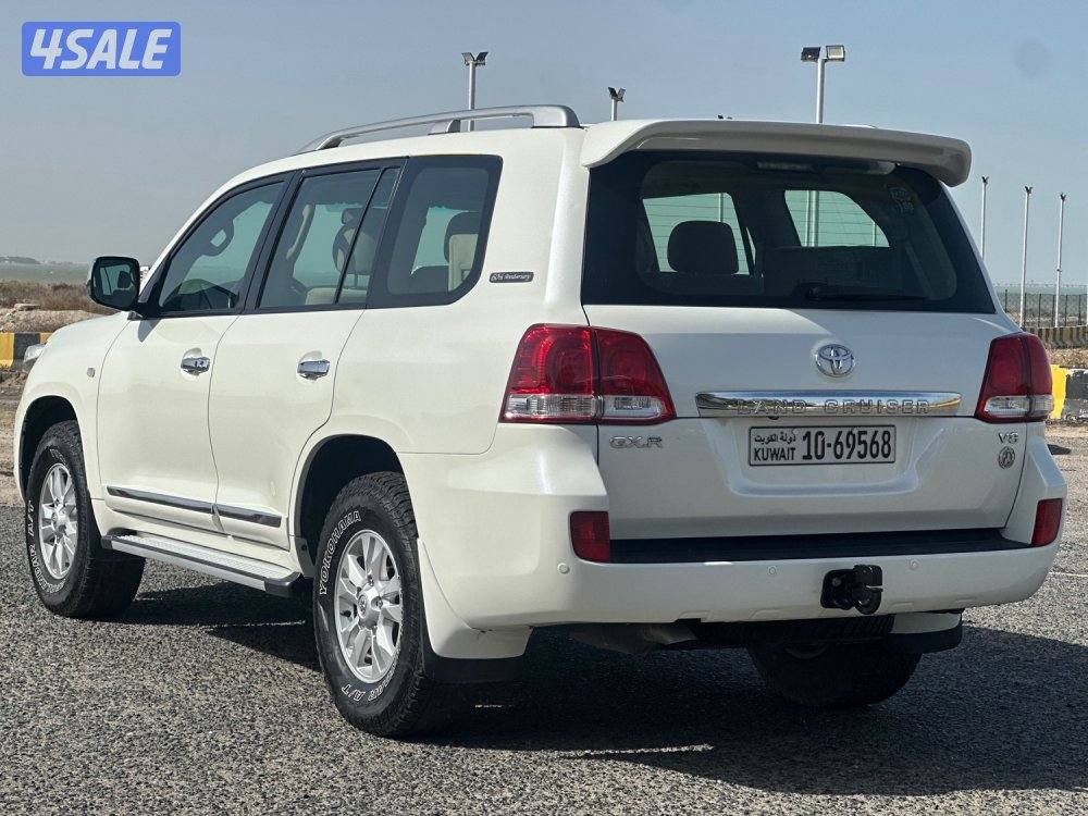 للبيع لاندكروزر GXR ماشي ٢٦٠ الف كيلو3