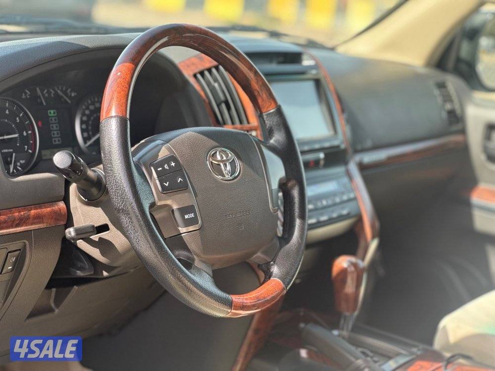 للبيع لاندكروزر GXR ماشي ٢٦٠ الف كيلو7