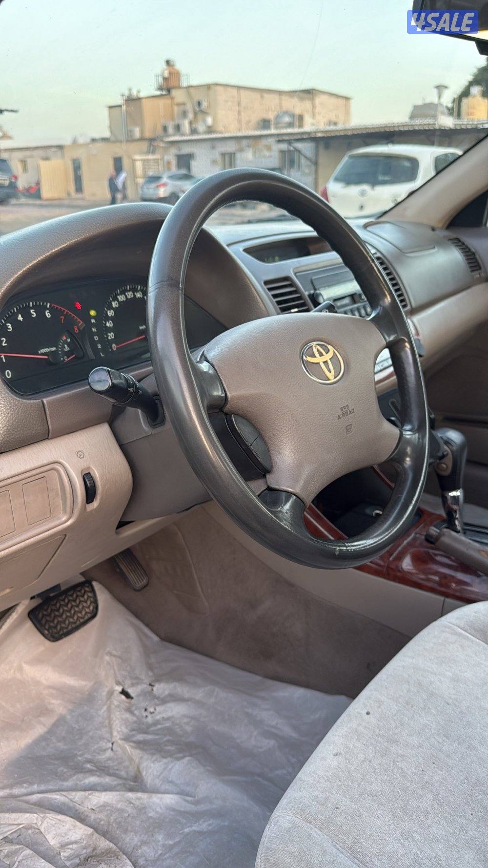 للبيع كامري مديل2004 السياره ما تشتكي من شيء بيمه سنه5