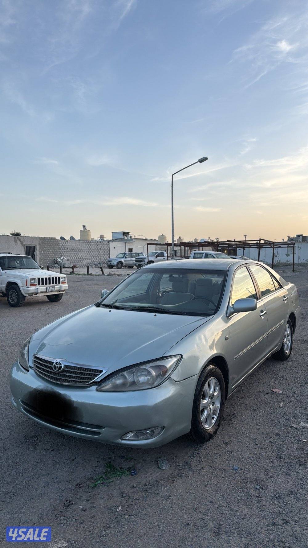 للبيع كامري مديل2004 السياره ما تشتكي من شيء بيمه سنه6