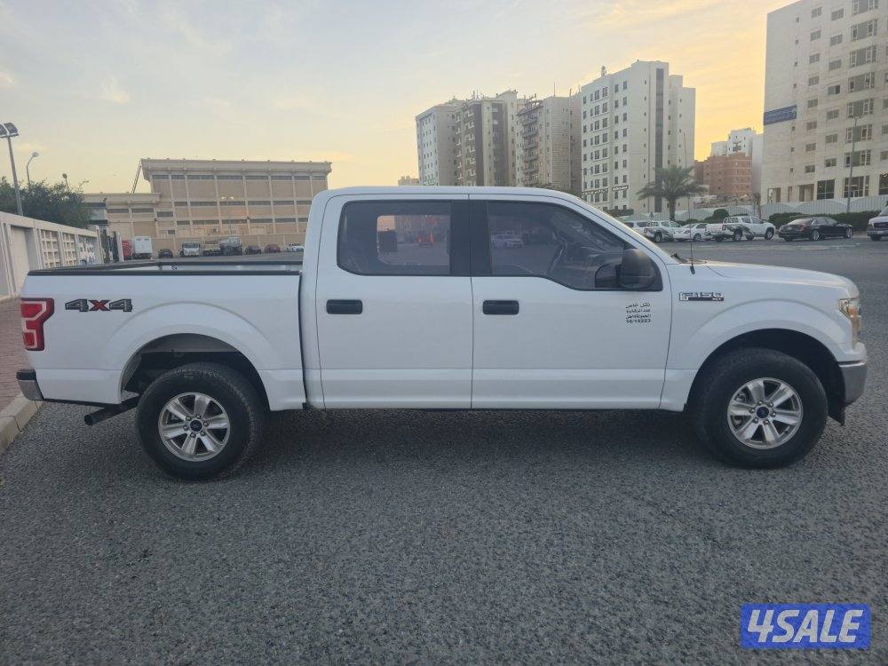 Ford F-150 pick-up 2019 model 53,000 km used Orginal paint.3