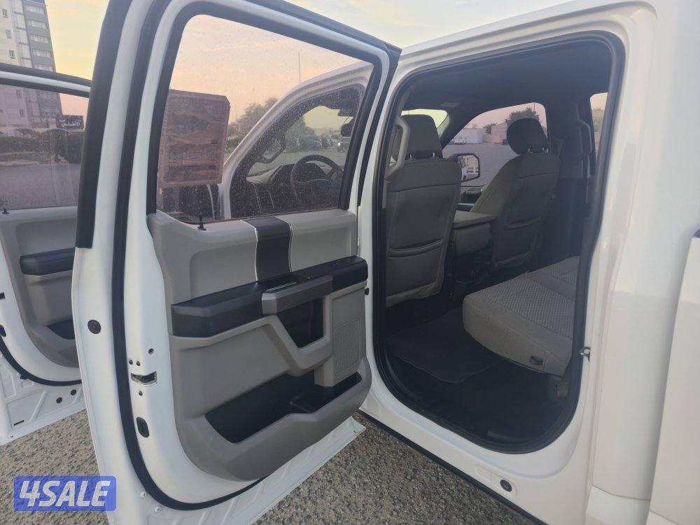 Ford F-150 pick-up 2019 model 53,000 km used Orginal paint.12