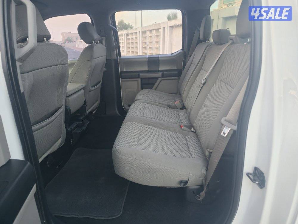 Ford F-150 pick-up 2019 model 53,000 km used Orginal paint.13