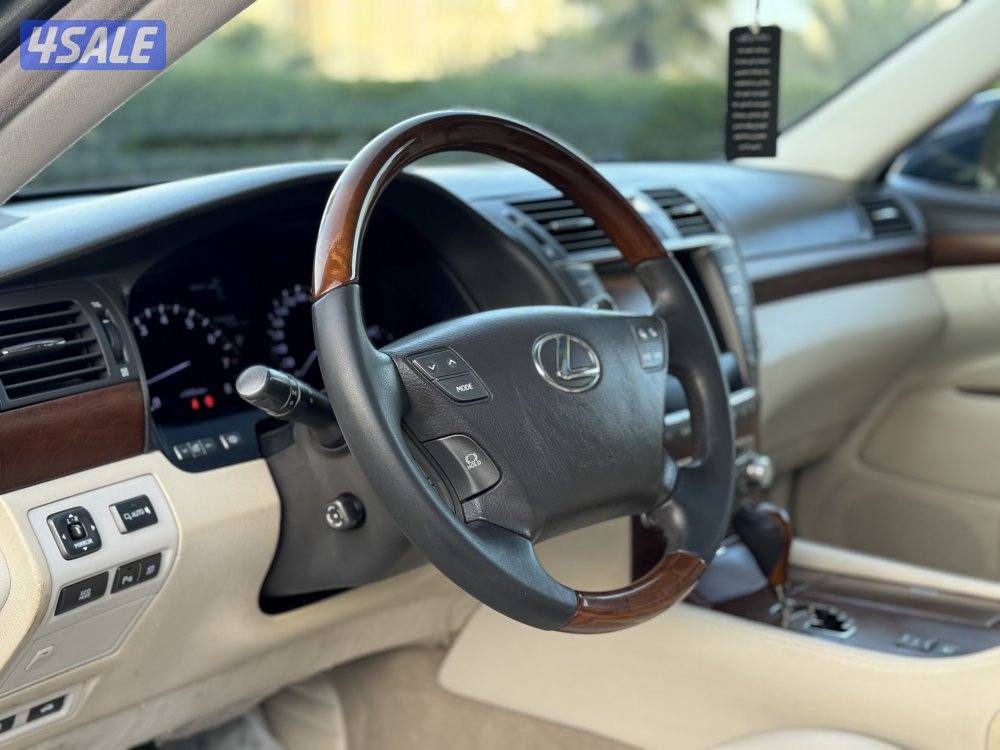 لكزس 460L موديل 2011 وارد الساير بحاله الوكاله13