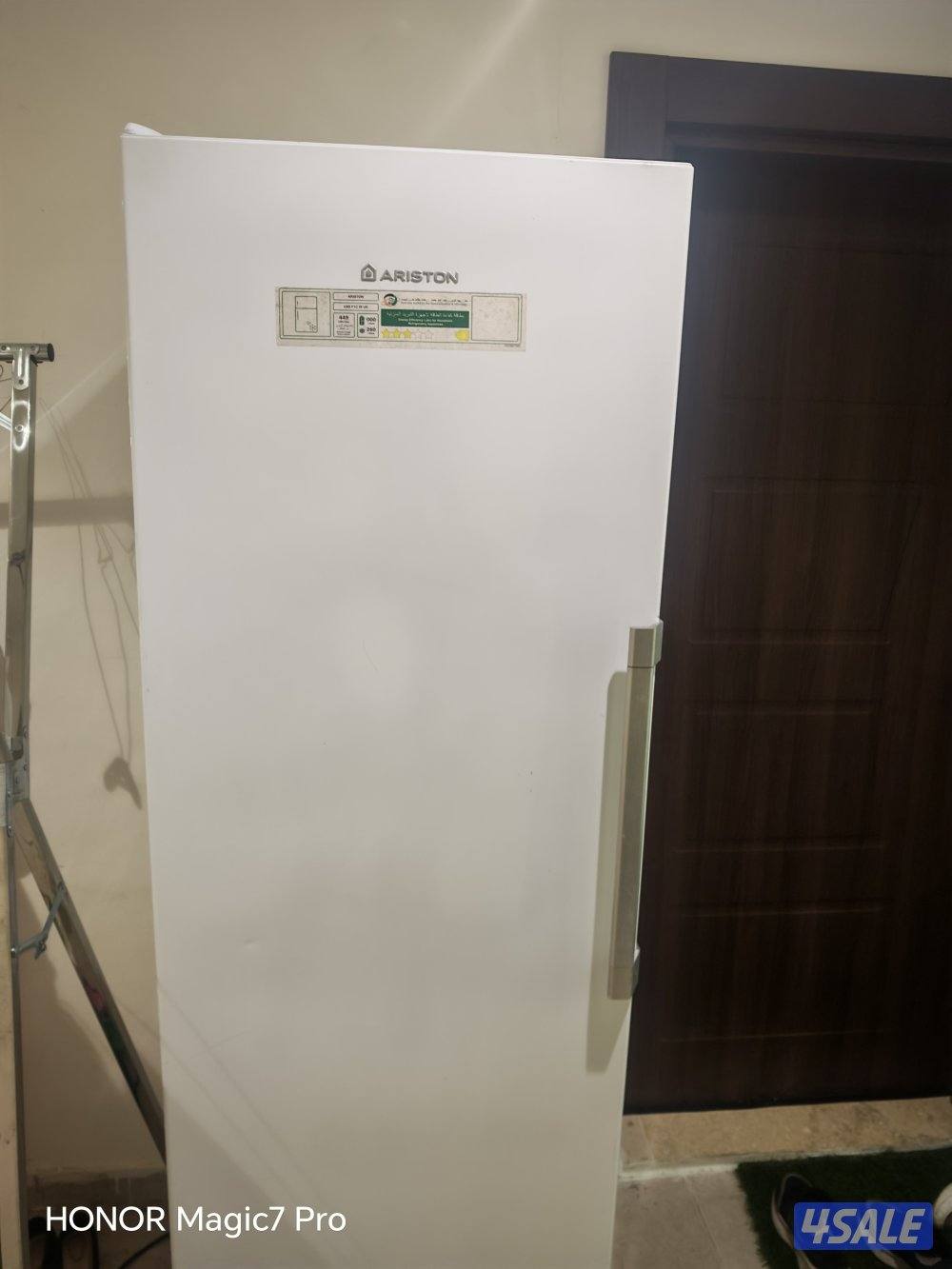 للبيع فريزر ايطالي اريستون10