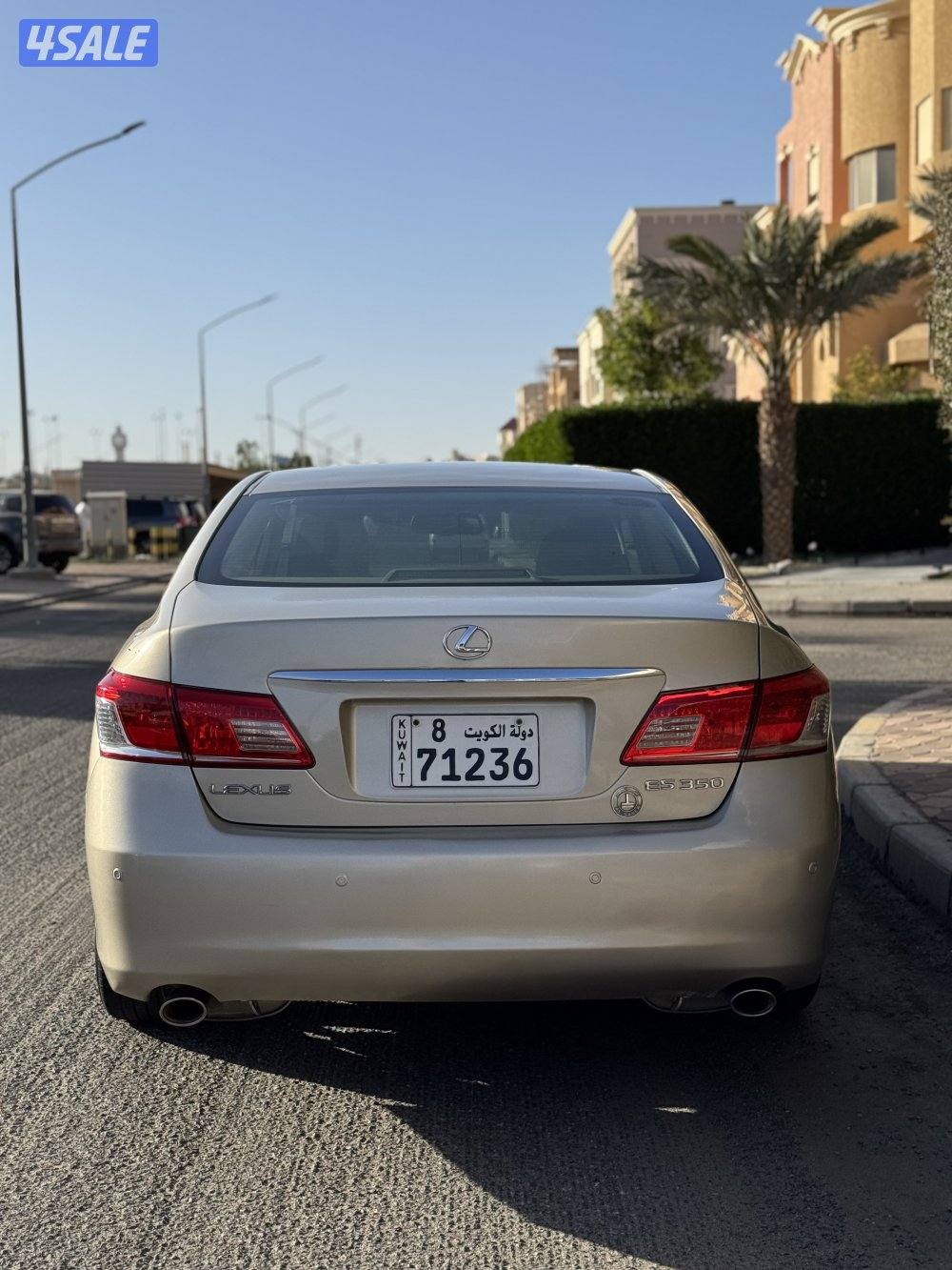 للبيع لكزس ES 350 موديل 20110