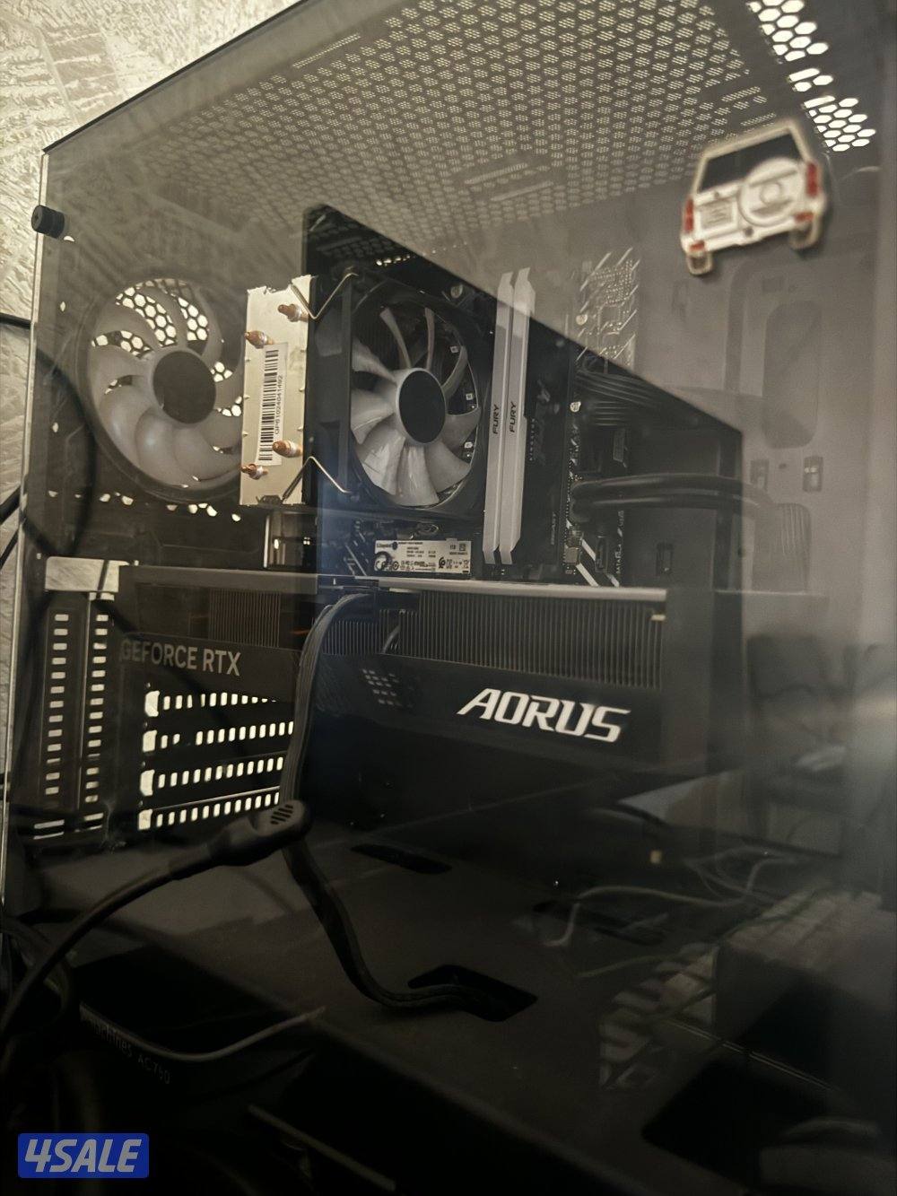 بي سي قيمنق وشاشة 4K0