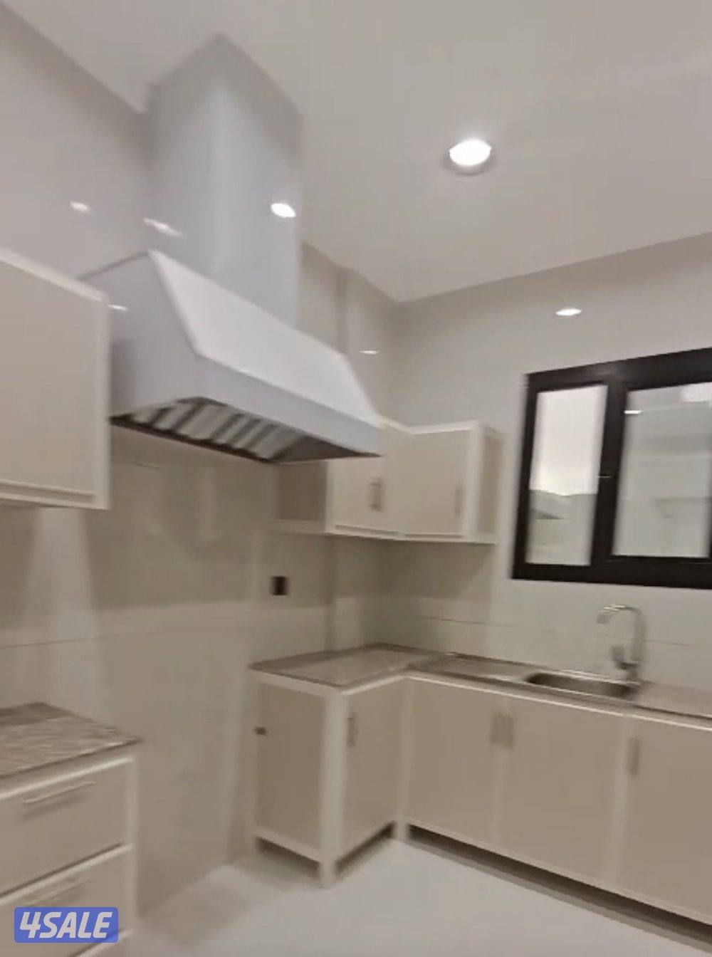 للايجار شقة المطلاع N5 مع حوش السطح تشطيب VIP1