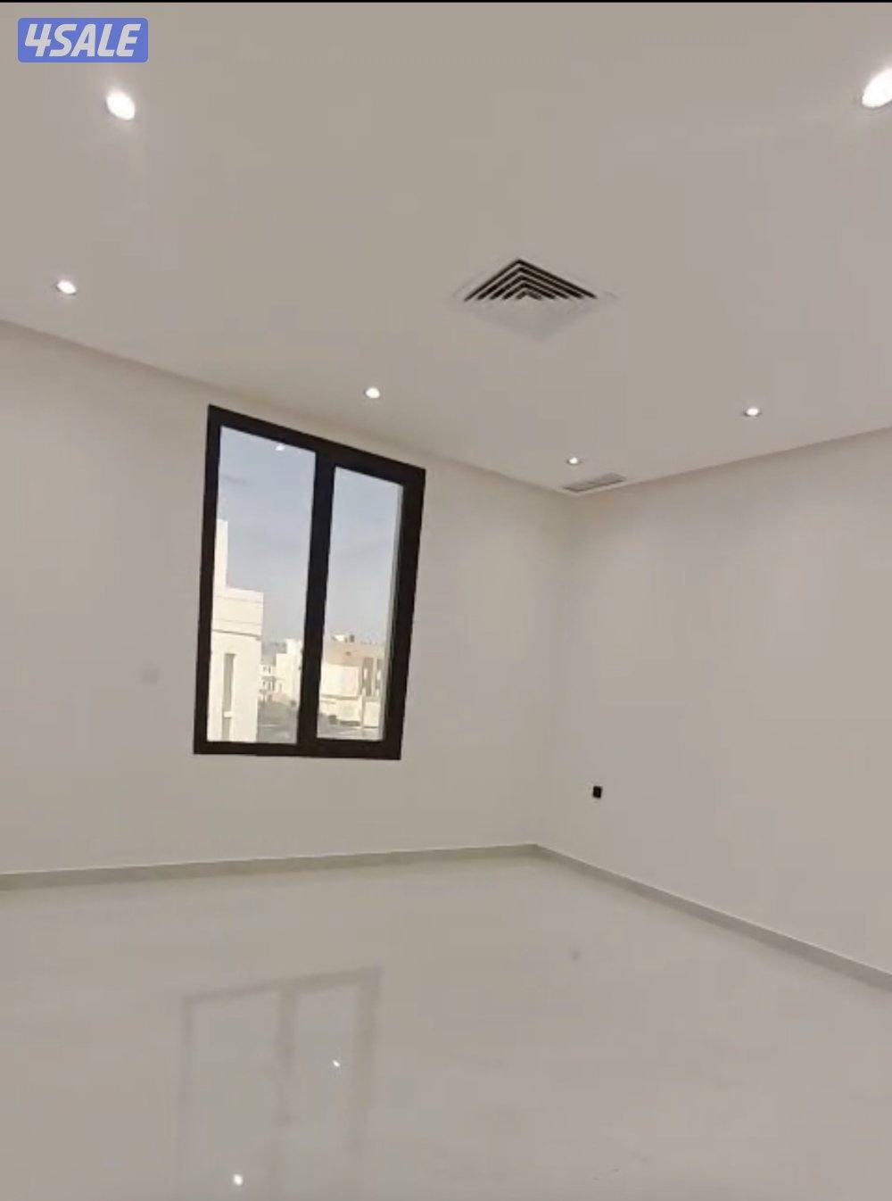 للايجار شقة المطلاع N5 مع حوش السطح تشطيب VIP3