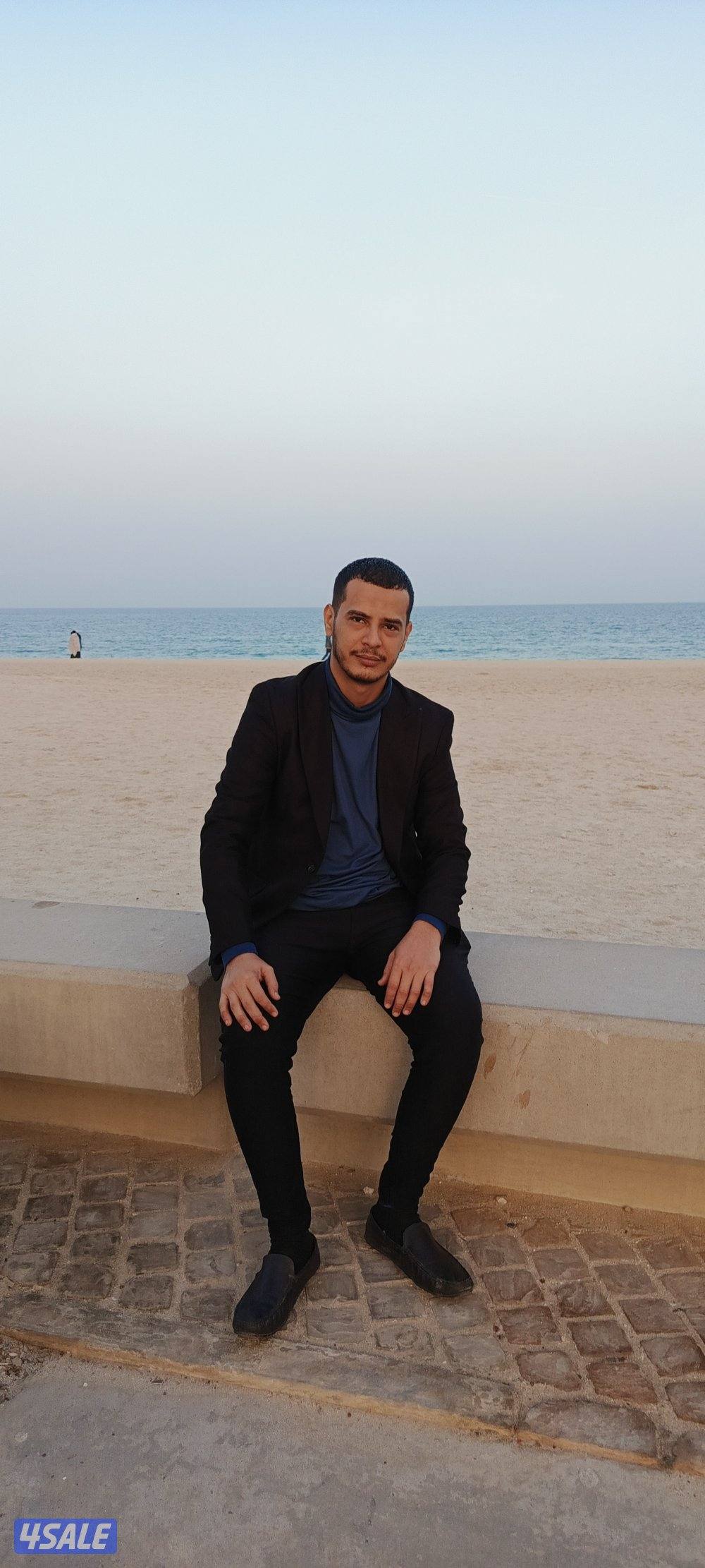 شاب من  اليمن عدن. باحث عن عمل ومعرفة تامة مناطق الكويت1