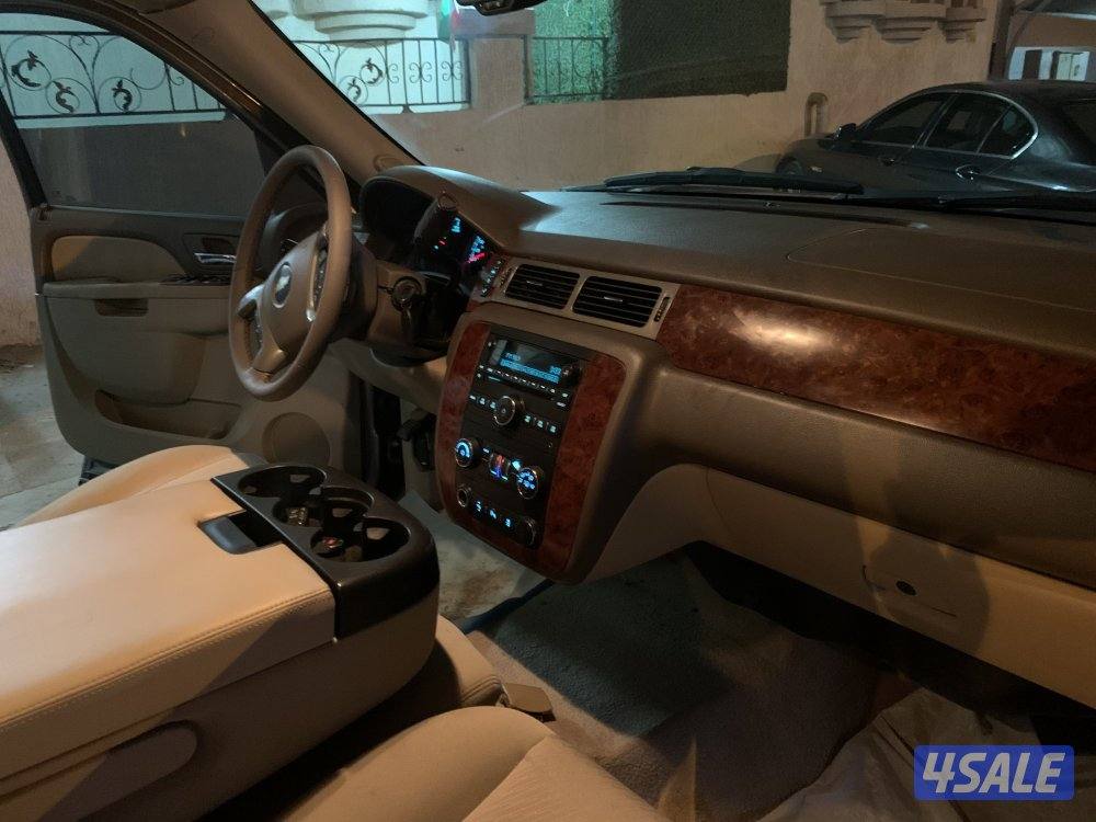 للبيع تاهو موديل 2013 دبل قير عداد 261 الف الغانم3