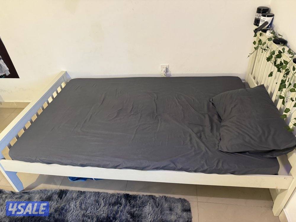 للبيع سرير نفرين بحالة ممتازة1