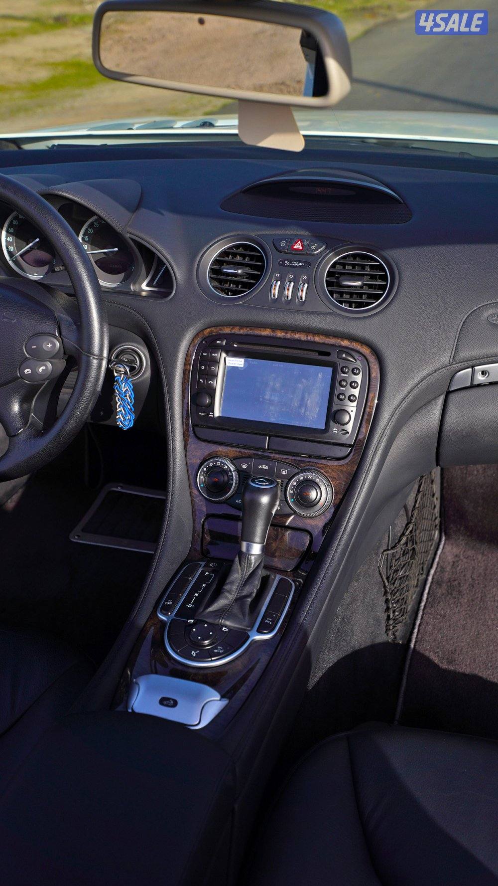 للبيع مرسيدس SL350  نظيفة جداً جداً من الداخل و الخارج4