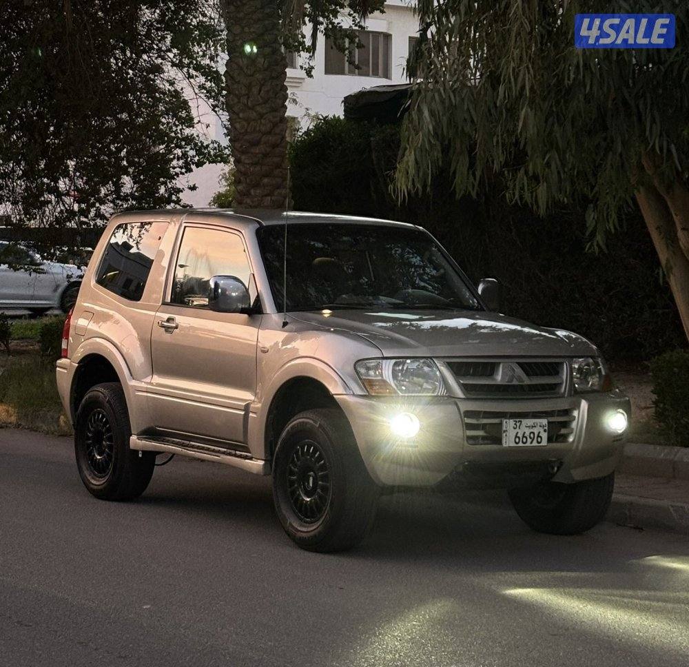 باجيرو باب واحد موديل 2005 ماشي 240 شرط الفحص0