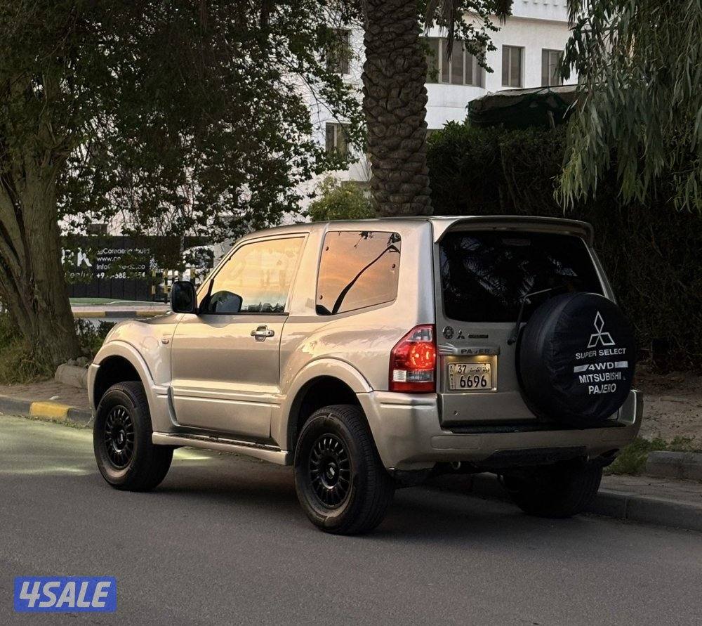 باجيرو باب واحد موديل 2005 ماشي 240 شرط الفحص1