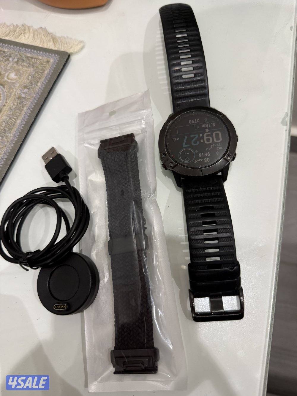 للبيع ساعه جارمن فنيكس X61