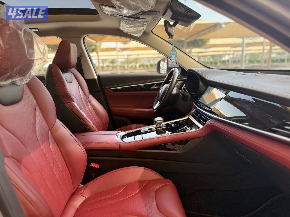 للبيع : شانغان - موديل 2023 عداد : 67 الف صبغ الوكاله2