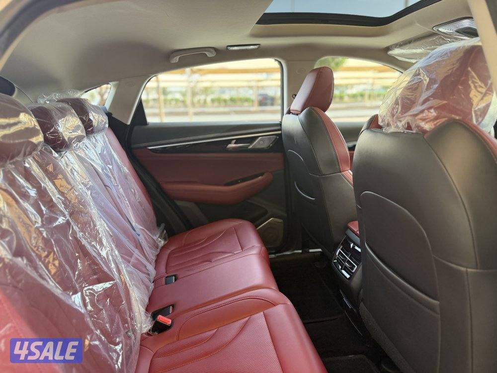 للبيع : شانغان - موديل 2023 عداد : 67 الف صبغ الوكاله9