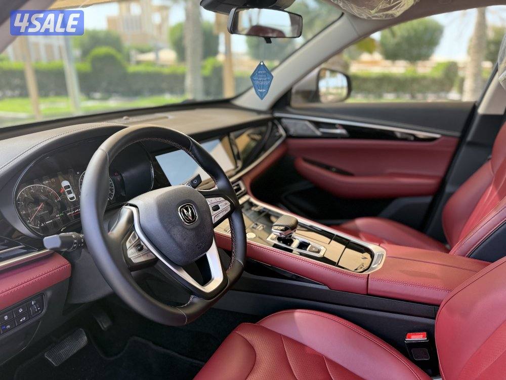 للبيع : شانغان - موديل 2023 عداد : 67 الف صبغ الوكاله10