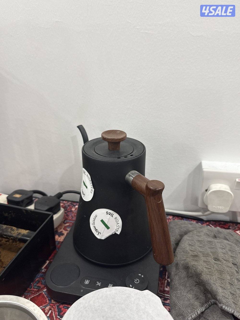 للبيع كوفي كورنر كامل معى اغراضه مطحنه ومكينه قهوه وغلائه اكترونيه3