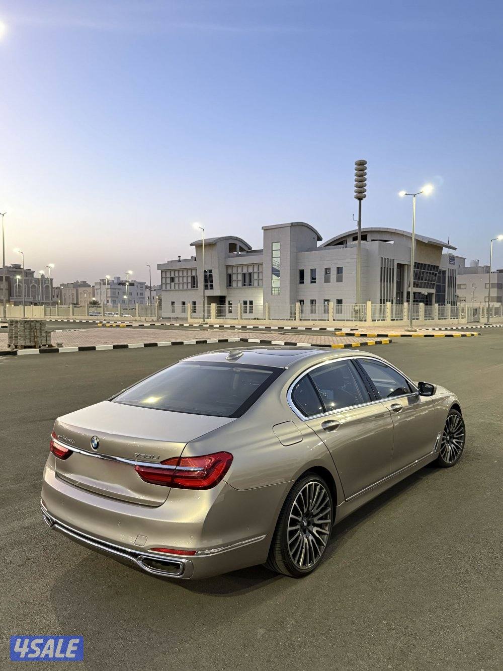 بي ام 750 Li وارد الغانم 🔥13