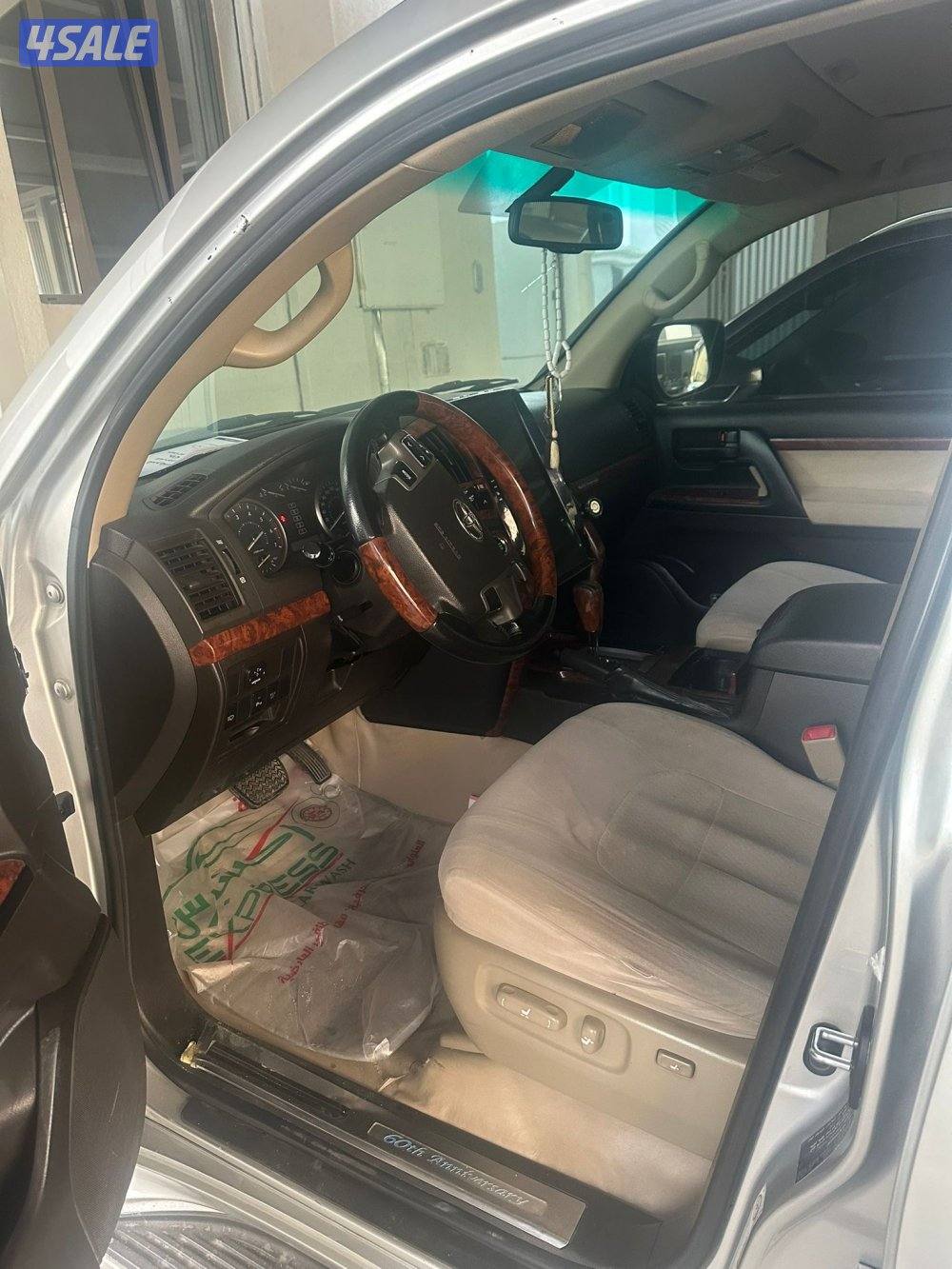 لاندكروزر 2011 مجدد 20210