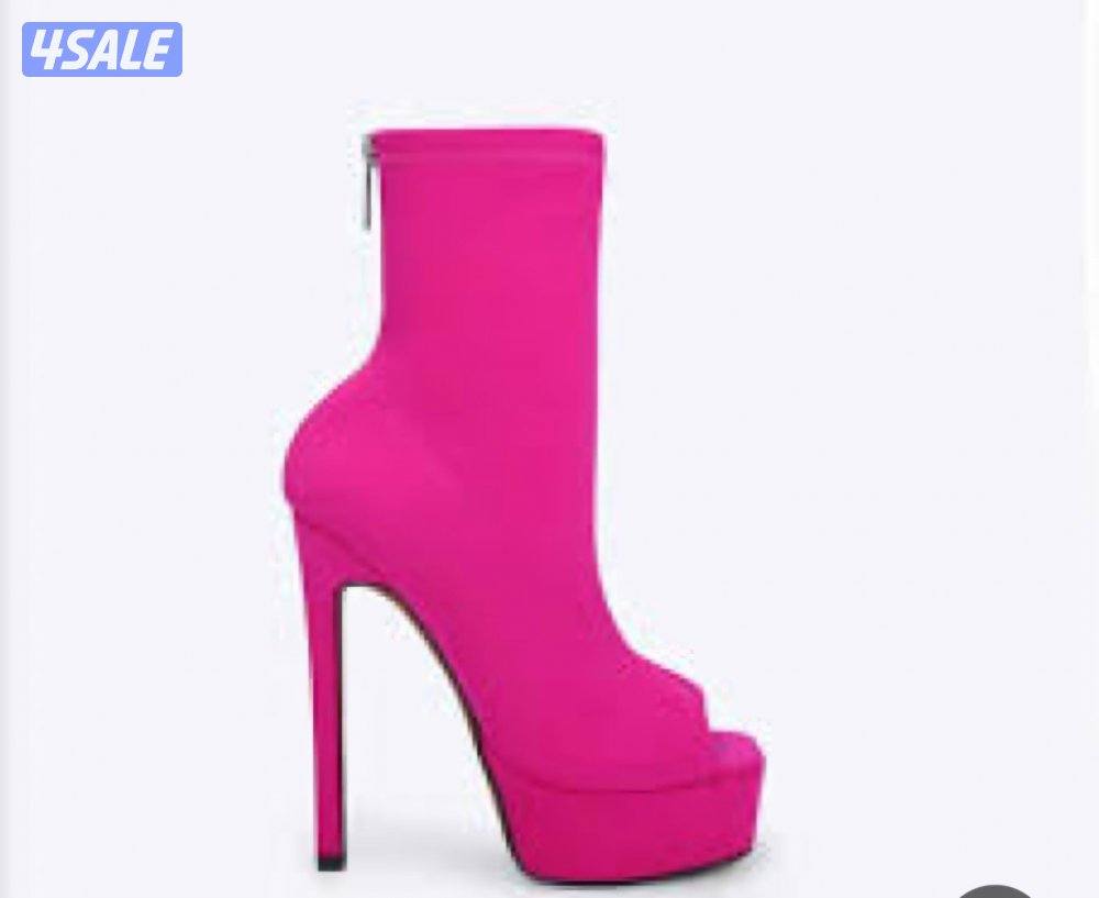 أحذية نسائية متفرقة8