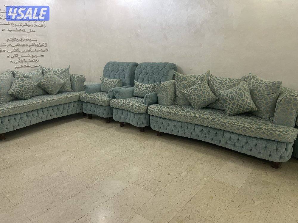 للبيع قنفات طقمين كل طقم مع طاولات1