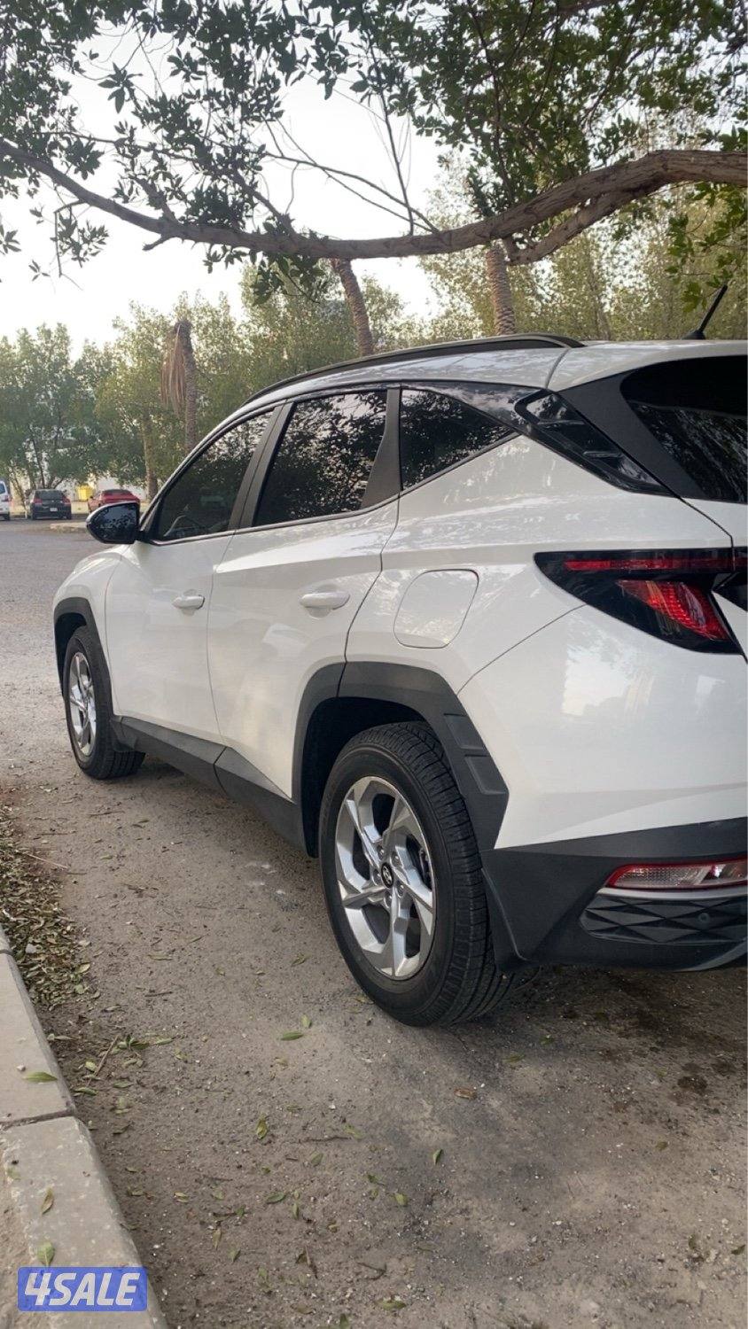 توسان موديل 2022  يوجد قطعتين صبغ الموتر نظيف3