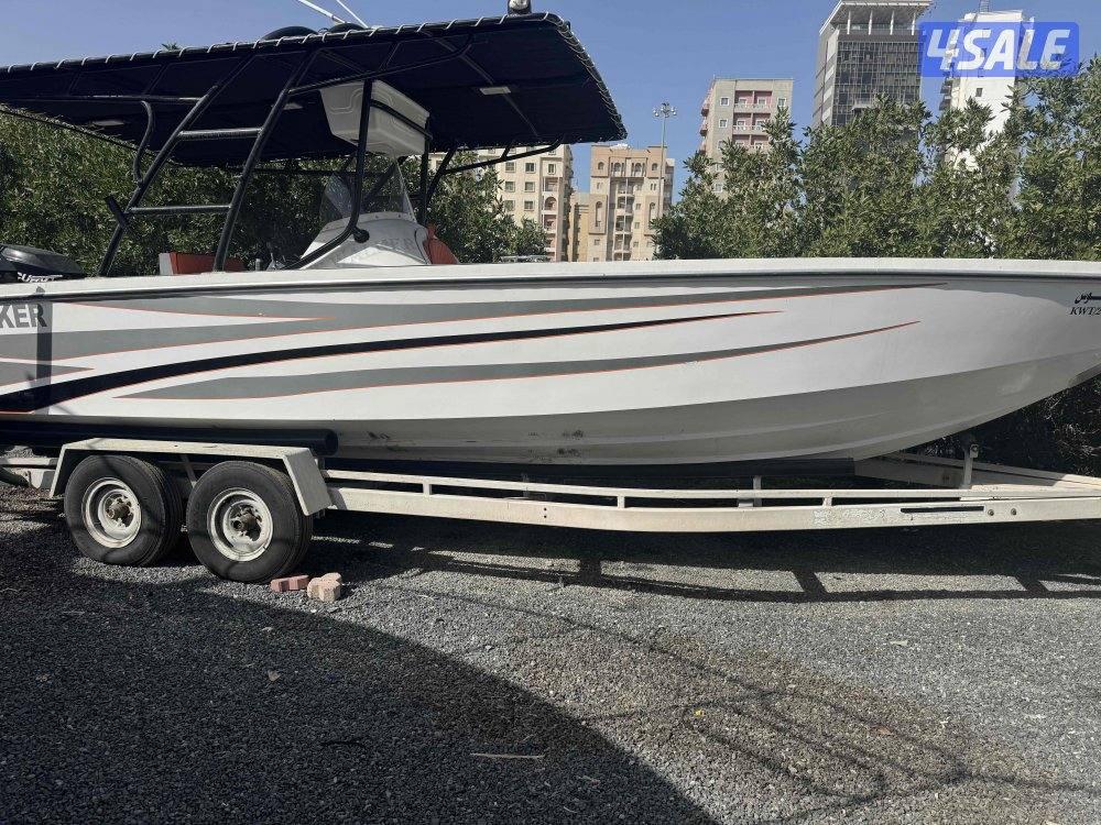 البيع طراد wave walker موديل 2012 28 قدم مكاين 225 EFI موديل 20137