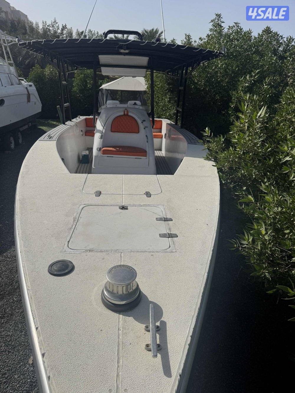 البيع طراد wave walker موديل 2012 28 قدم مكاين 225 EFI موديل 20138