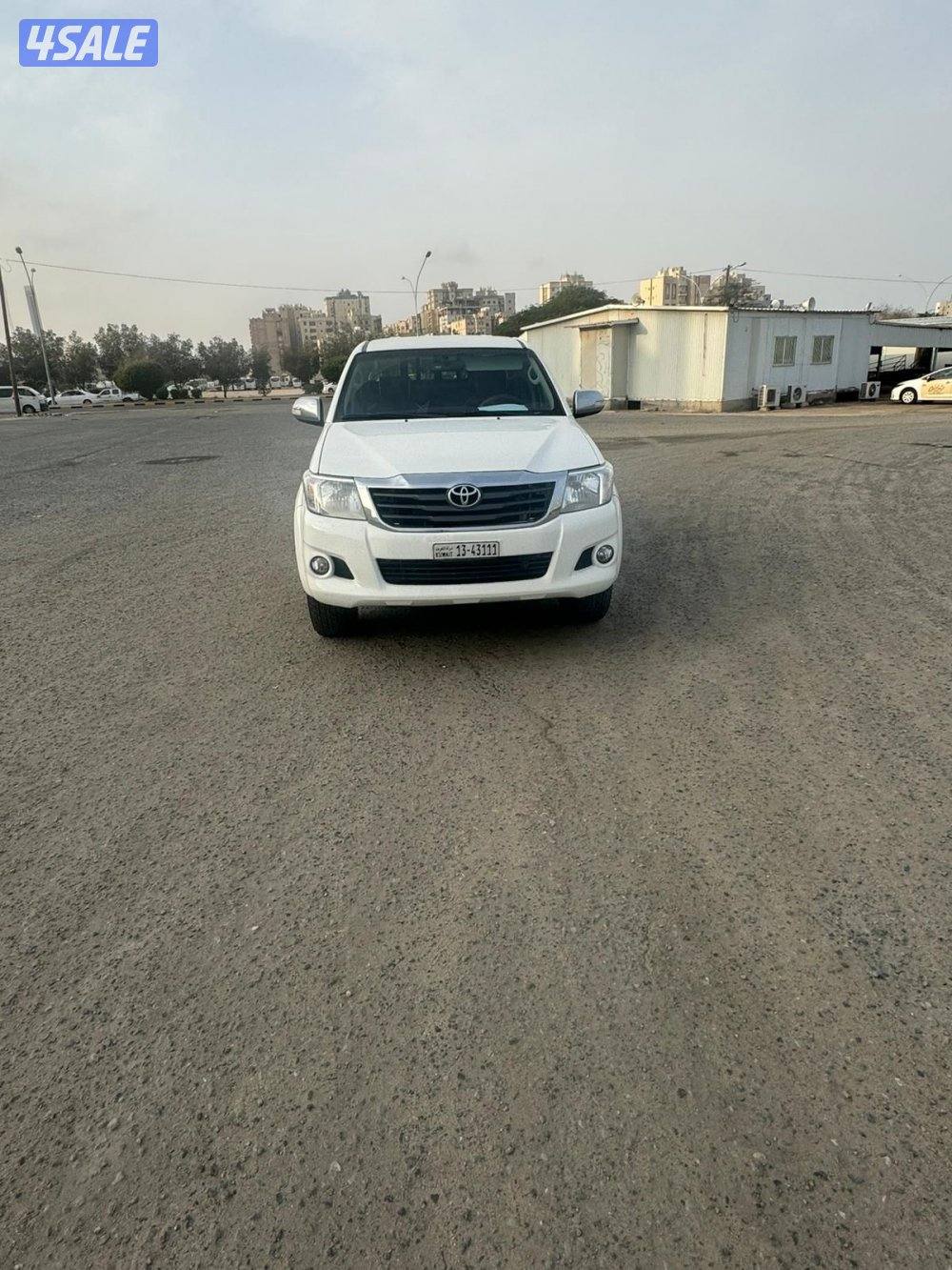 هايلكس دبل جير  تماتيك 2015 بحاله الوكاله عداد 63 الف0