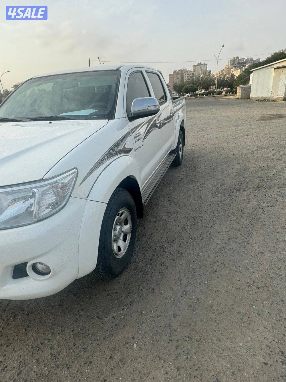 هايلكس دبل جير  تماتيك 2015 بحاله الوكاله عداد 63 الف2