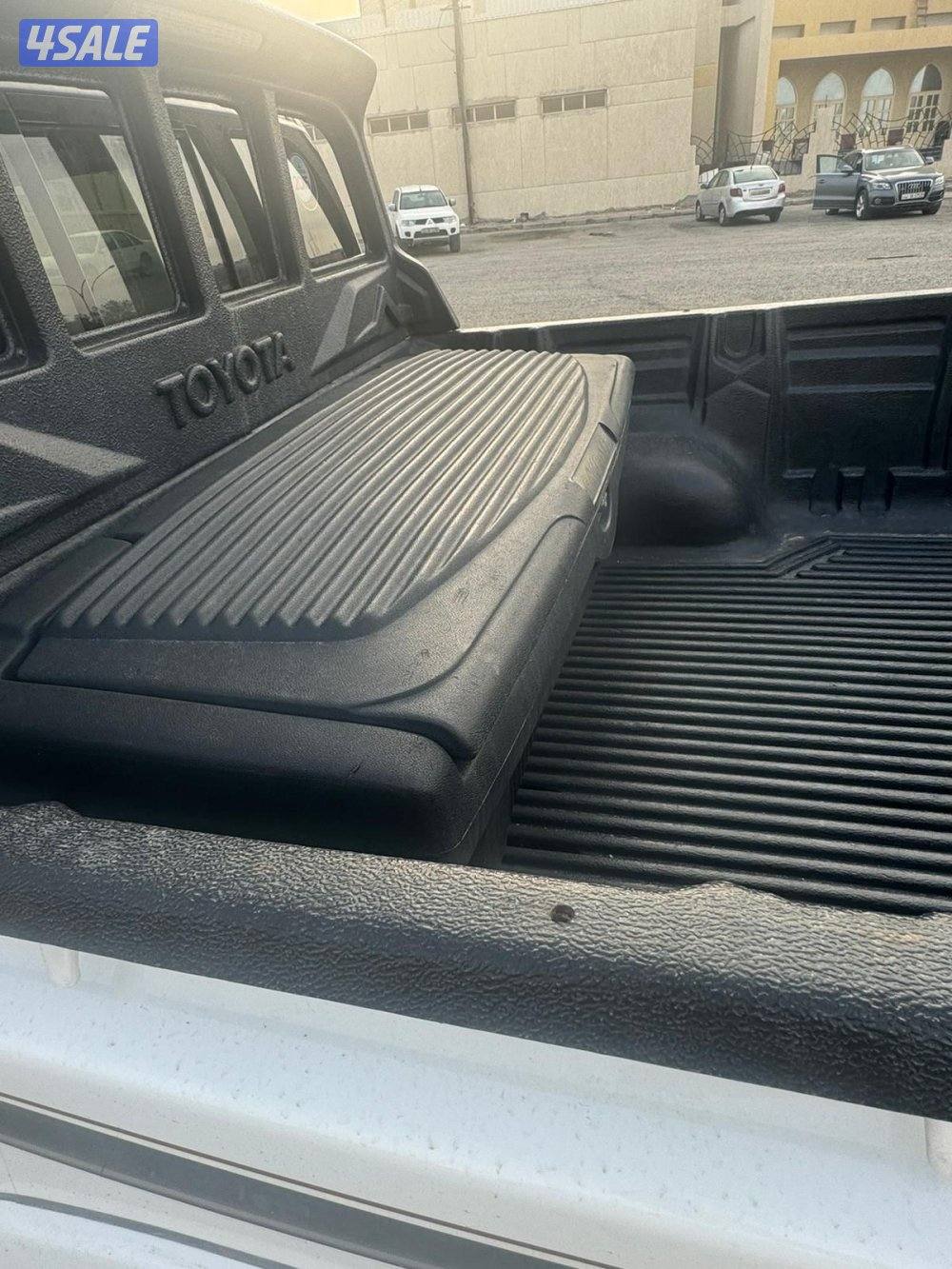 هايلكس دبل جير  تماتيك 2015 بحاله الوكاله عداد 63 الف6