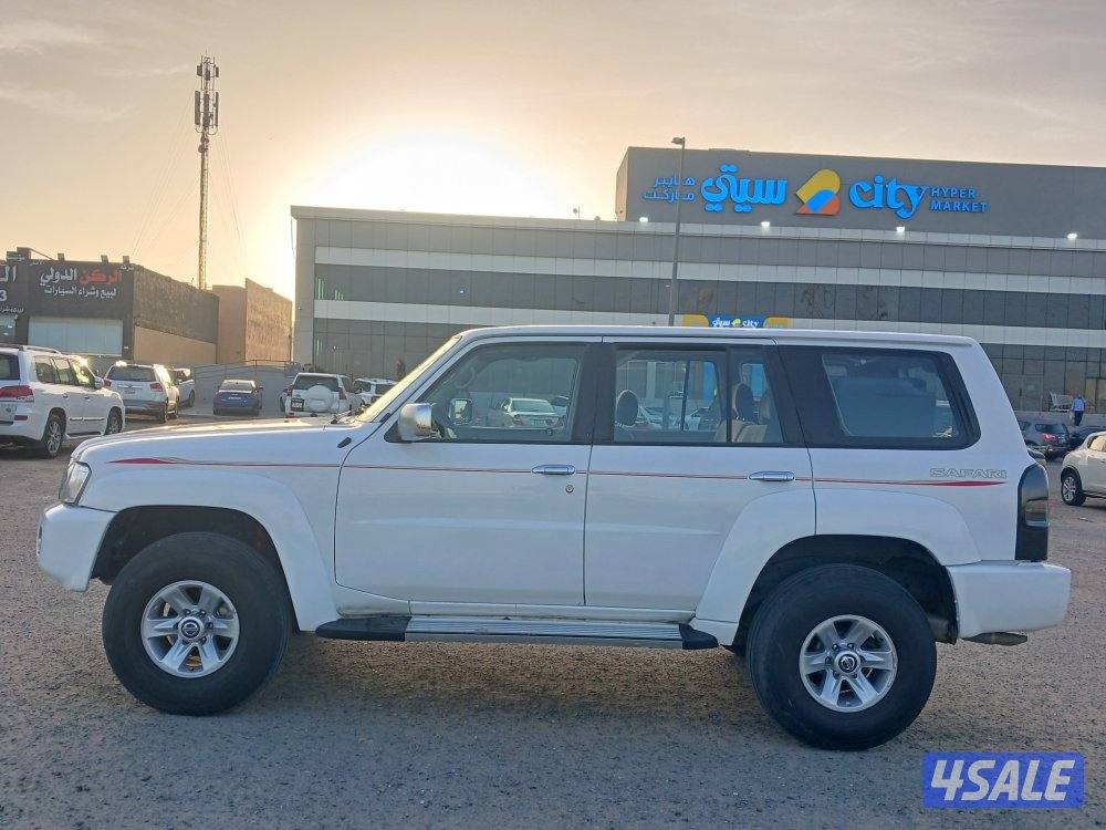سفاري فتك موديل 2016 قير عادي. الفل2