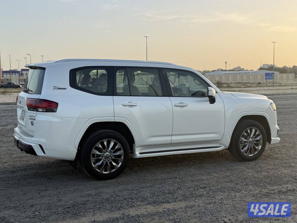 للبيع لاند كروزرGXR أيروS-2022 صبغ الوكاله4